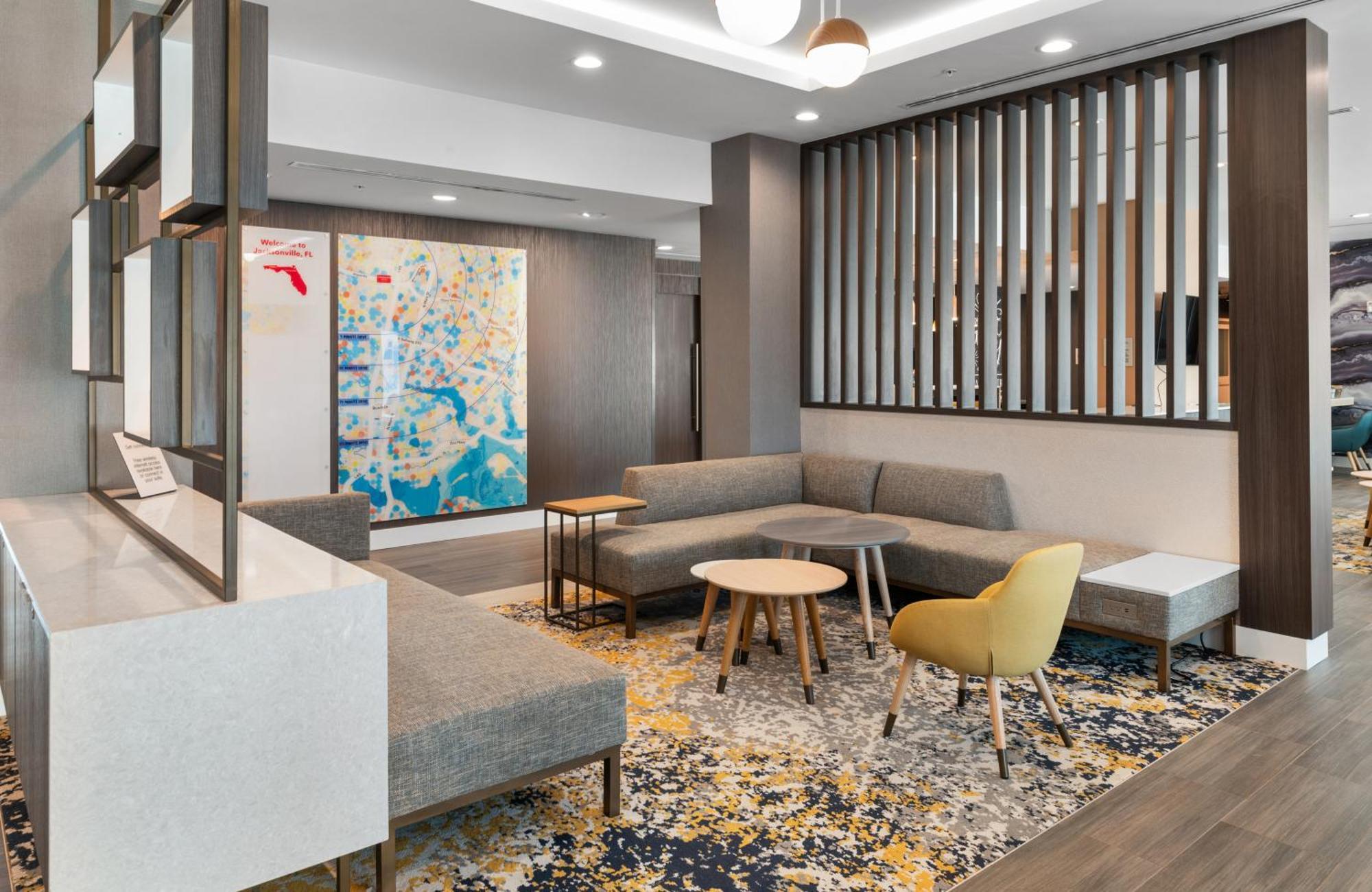 Towneplace Airport Hotel *