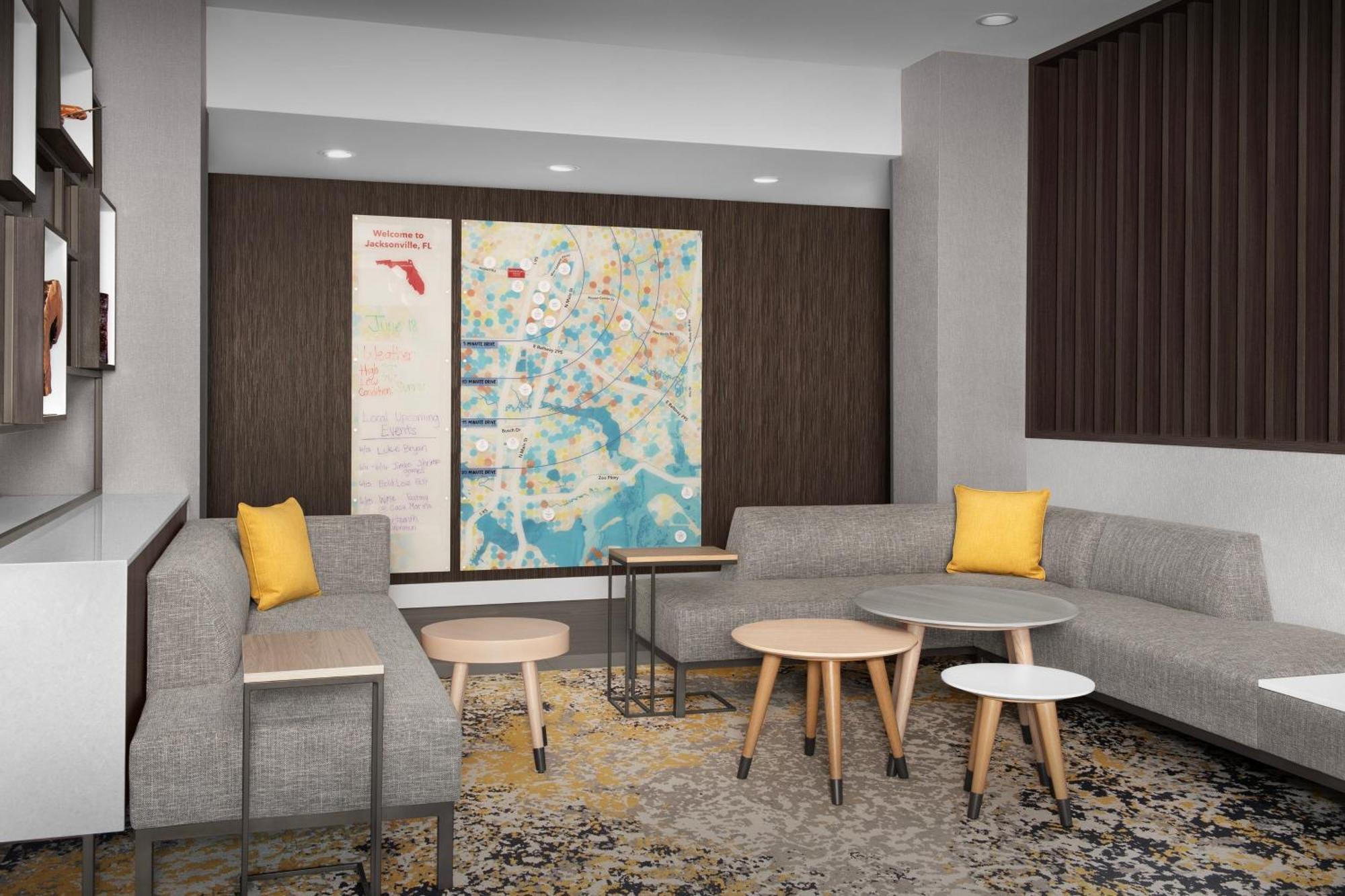 Hotel Towneplace Airport *