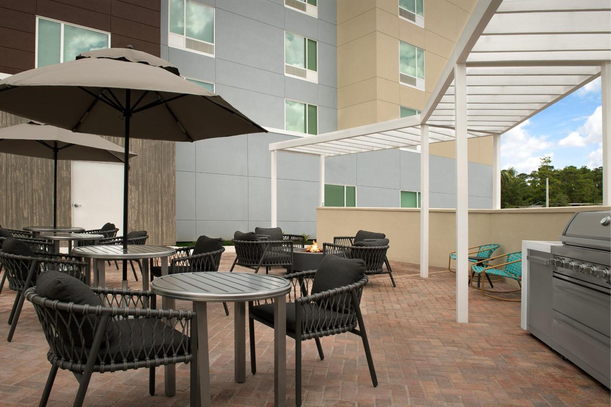 Hotel Towneplace Airport *