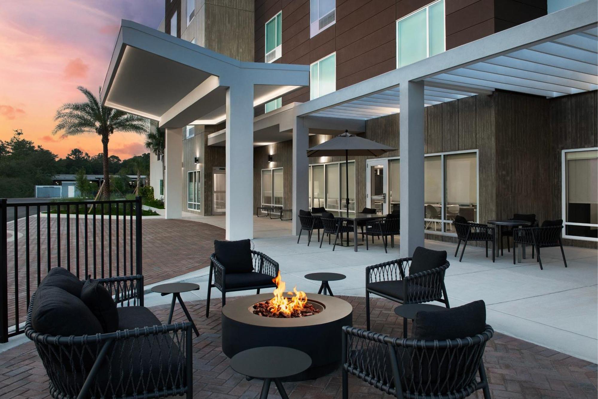 Towneplace Airport Hotel *