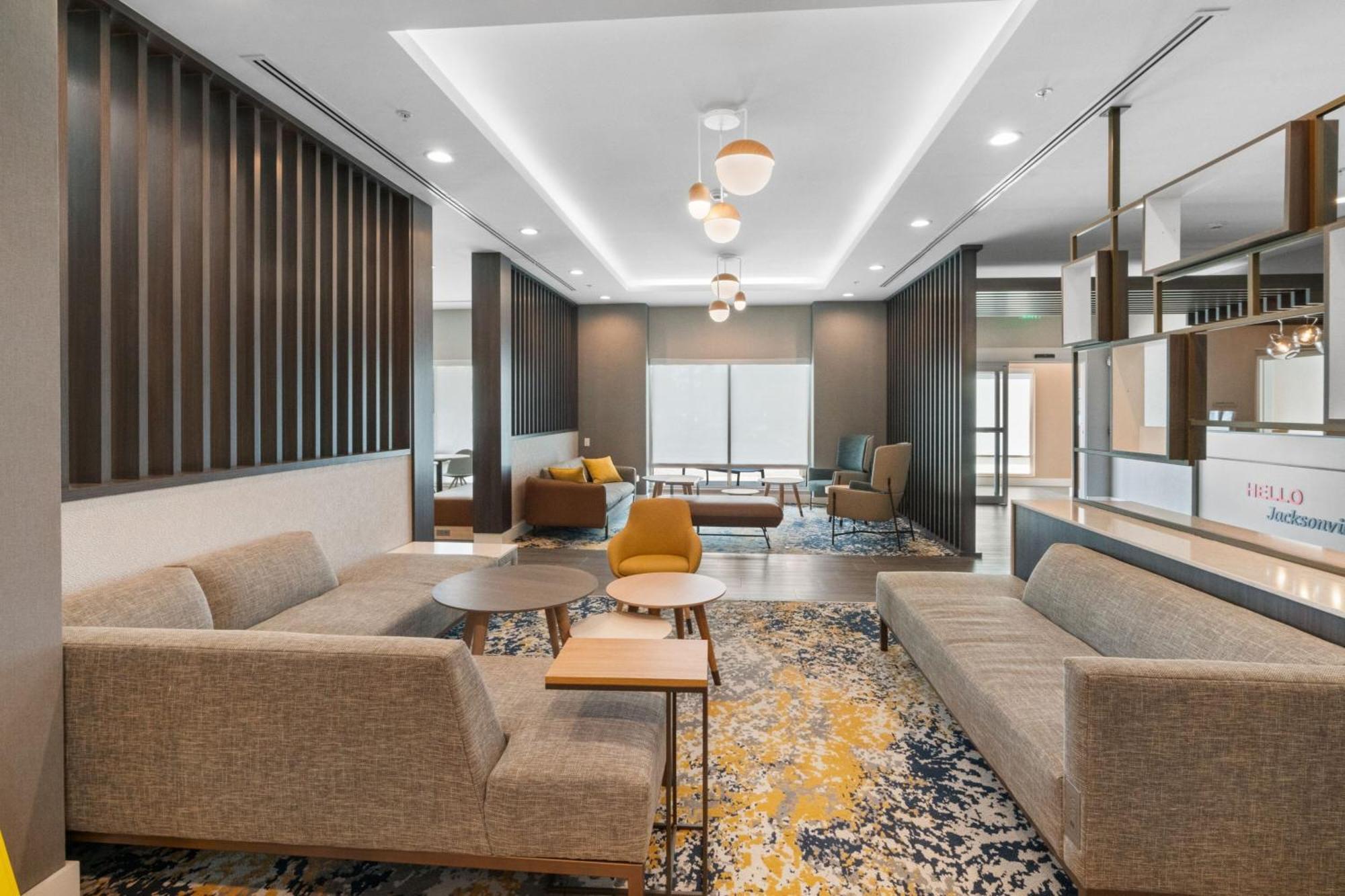Hotel Towneplace Airport *